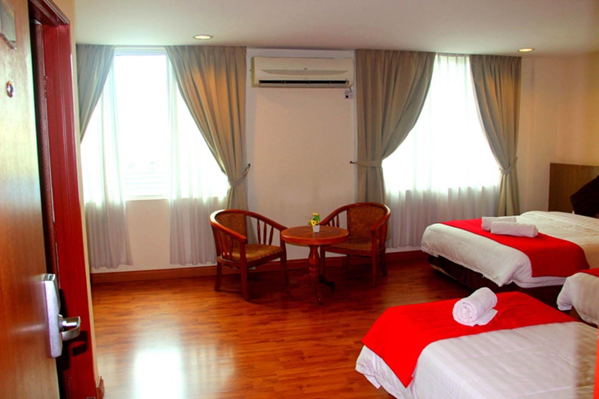 906 Hotel Melaka Raya Exteriör bild